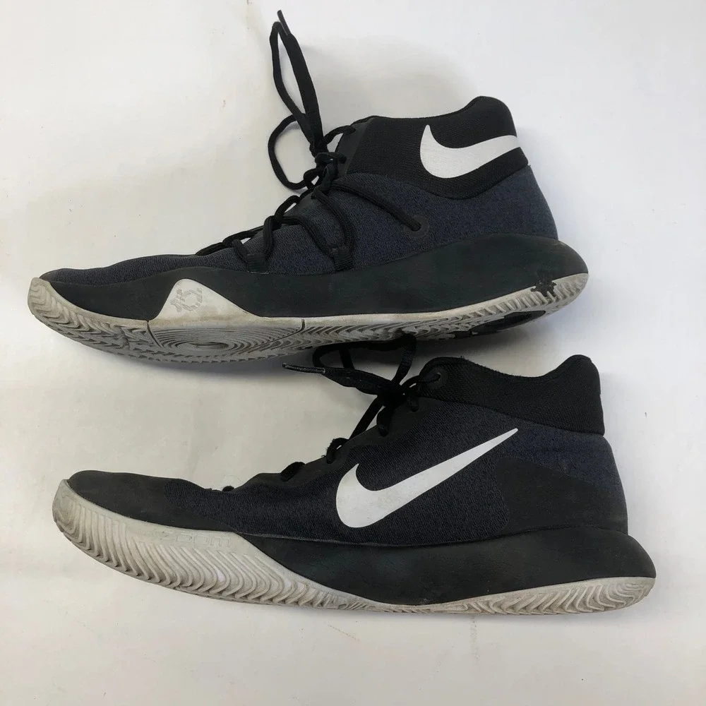 Nike pair zoom